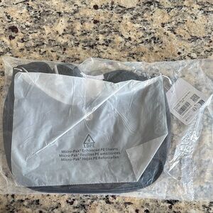 Lululemon Adjustable mini shoulder bag